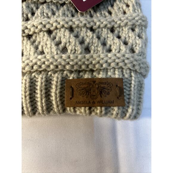 Angela And Williams Warm Insulated woman’s knit Hat Winter Soft Furry Inside NWT - Picture 4 of 8